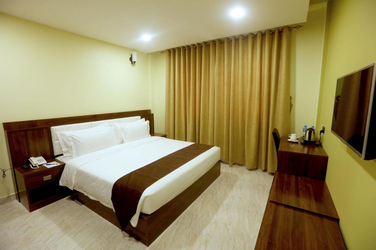 Golden Crown Hotel Alseeb Muscat 外观 照片
