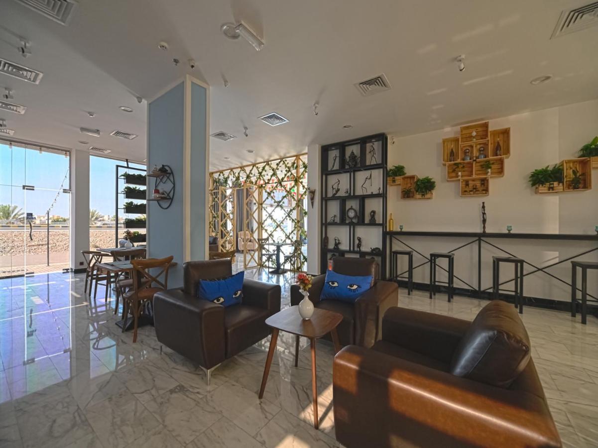 Golden Crown Hotel Alseeb Muscat 外观 照片